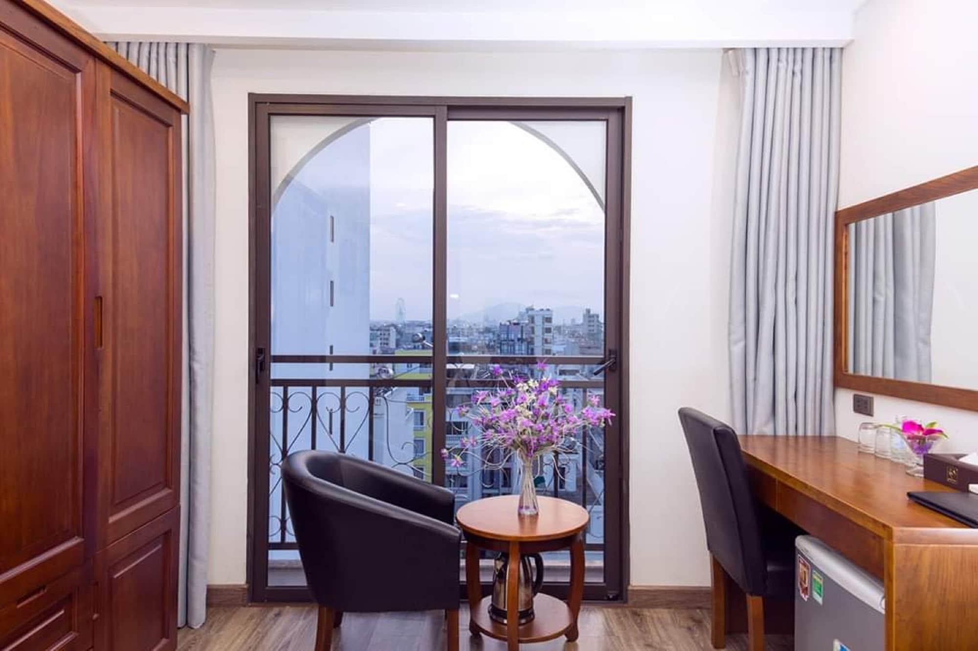 Royal Charm Hotel Da Nang Buitenkant foto