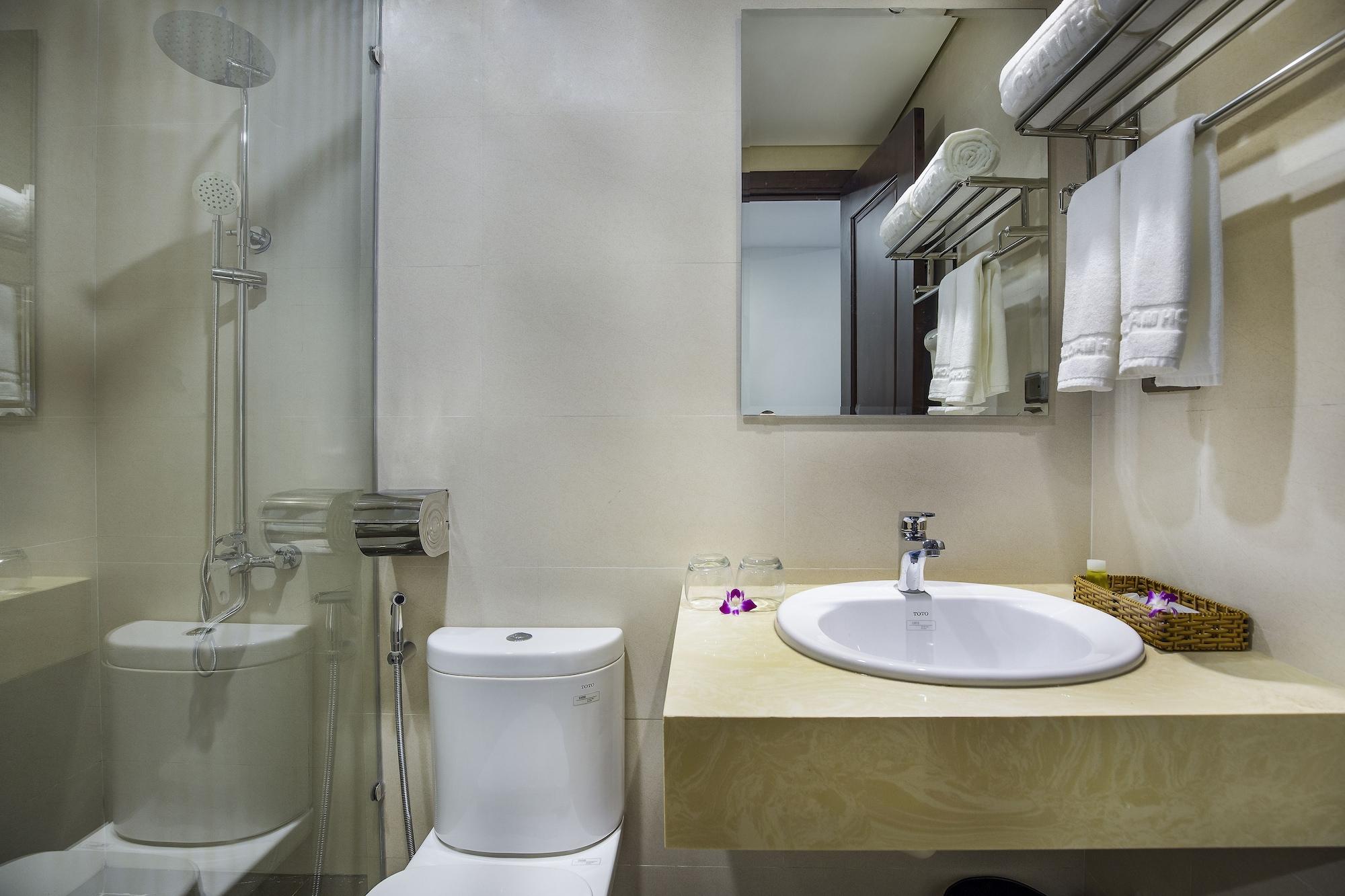 Royal Charm Hotel Da Nang Buitenkant foto