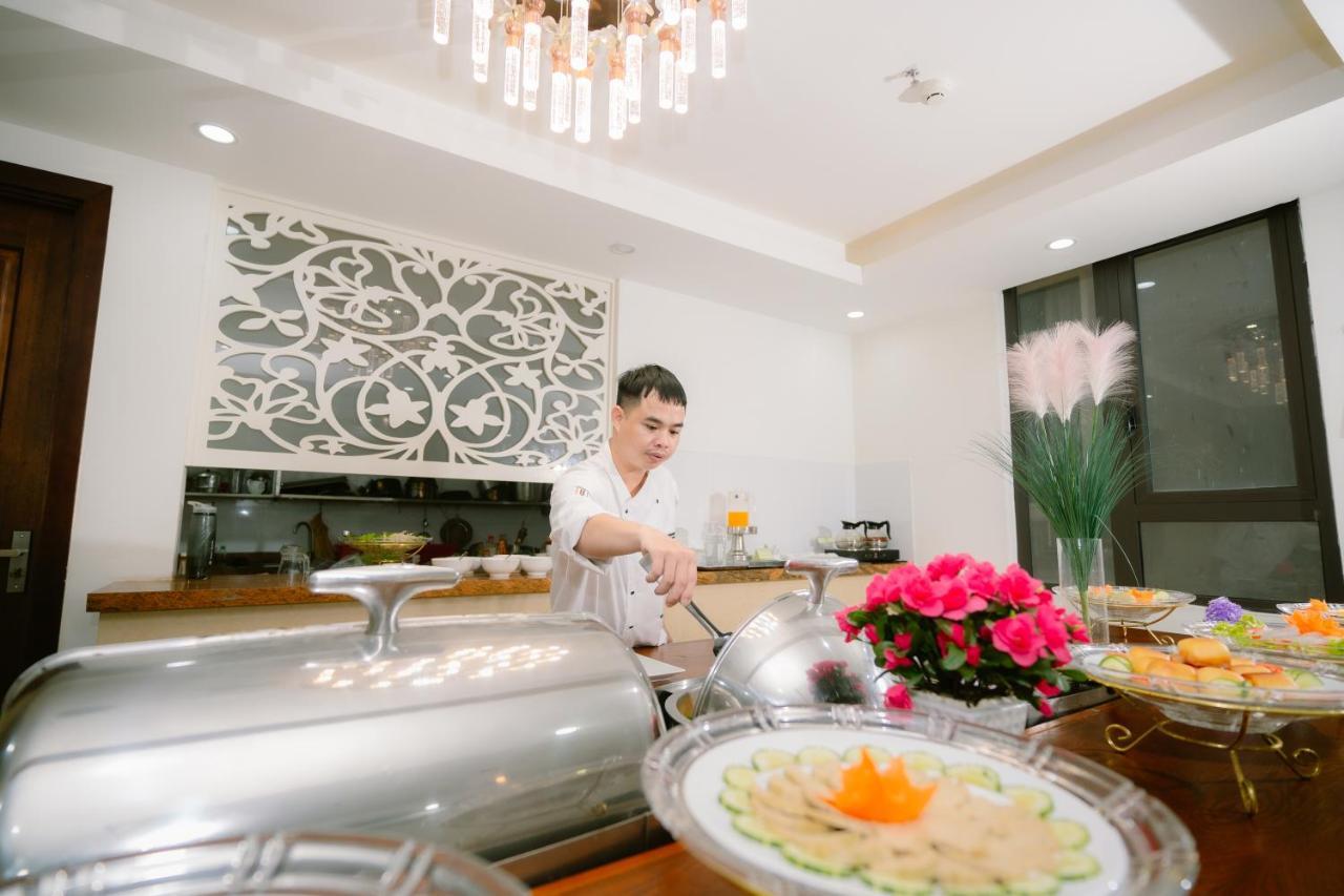 Royal Charm Hotel Da Nang Buitenkant foto