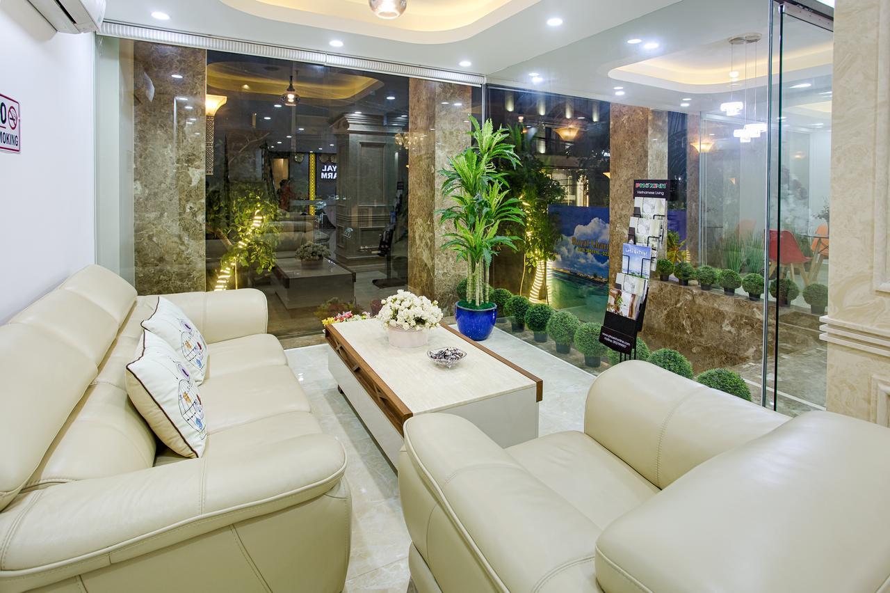 Royal Charm Hotel Da Nang Buitenkant foto